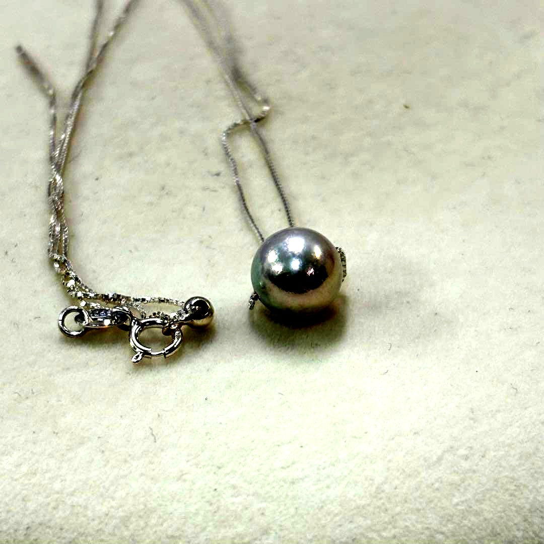Ise-Shima Egu Bay Akoya pearl necklace with 8.5mm pearls and 42cm length in a simple elegant design