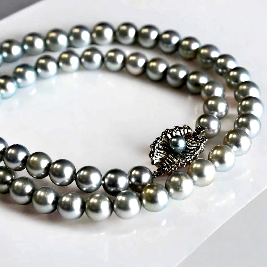 Takashi Akoya pearl necklace with 7mm gray silver pearls on a 41cm strand