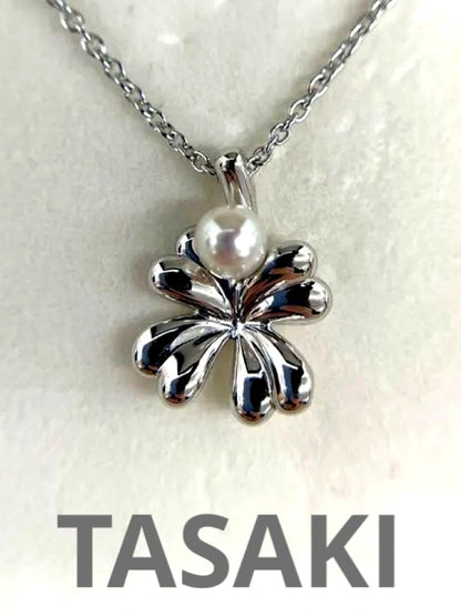 TASAKI Clover Pearl Necklace with silver chain and clover-shaped pearl motif, 42 cm length