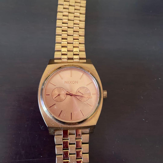NIXON Gold Model Analog Men's Watch — Japanese