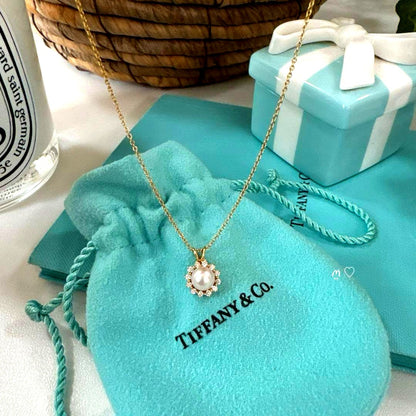 Tiffany & Co. pearl diamond necklace pendant with 18K gold chain and 5.7mm pearl