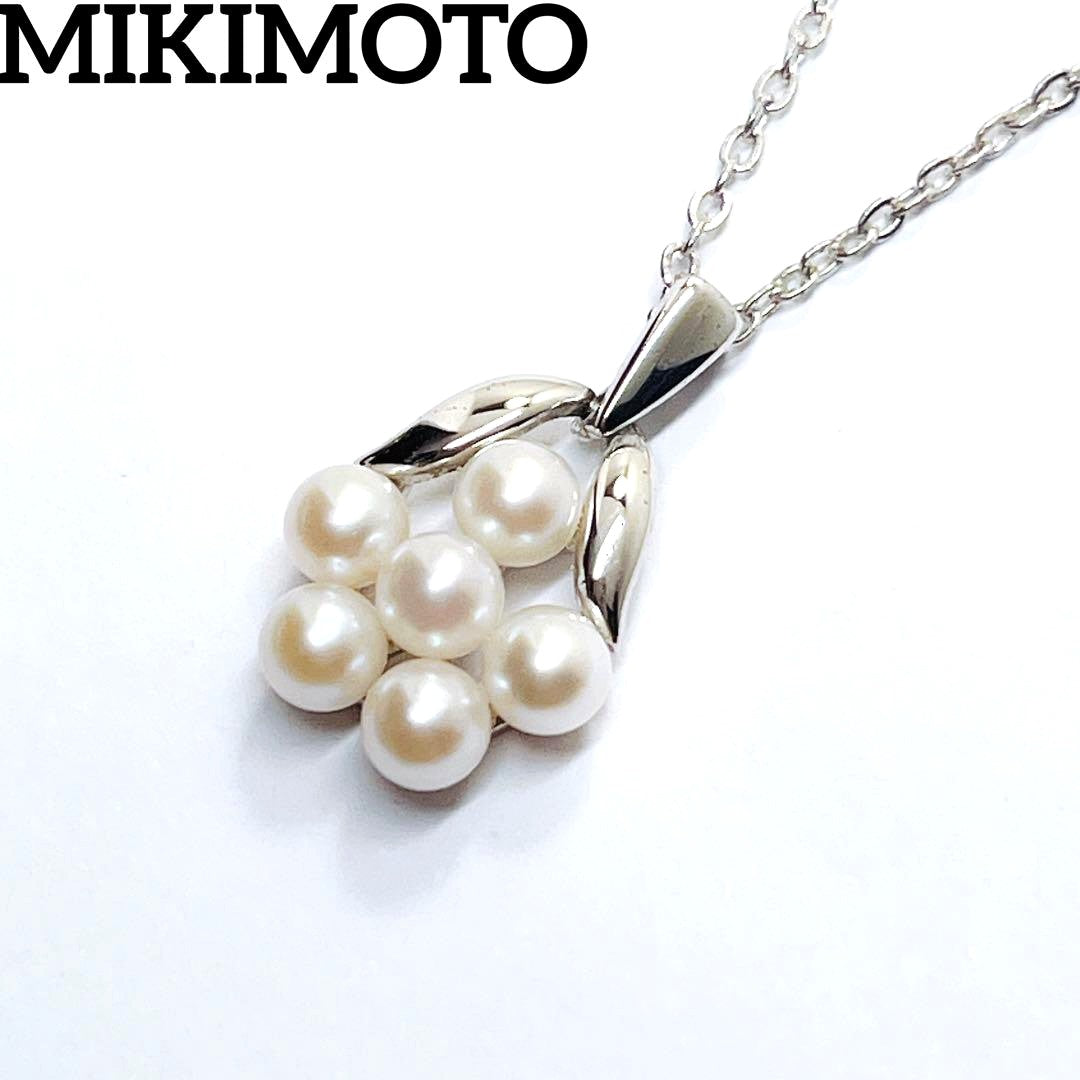 Mikimoto baby pearl necklace with 3.9mm pearl and silver flower pendant on 40cm chain