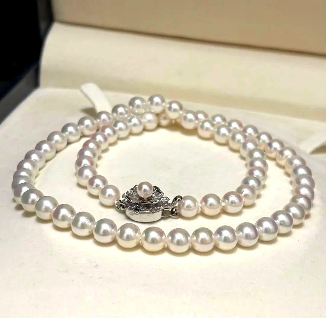 Akoya genuine pearl necklace approximately 42cm long with 6.0-6.5mm round white pearls