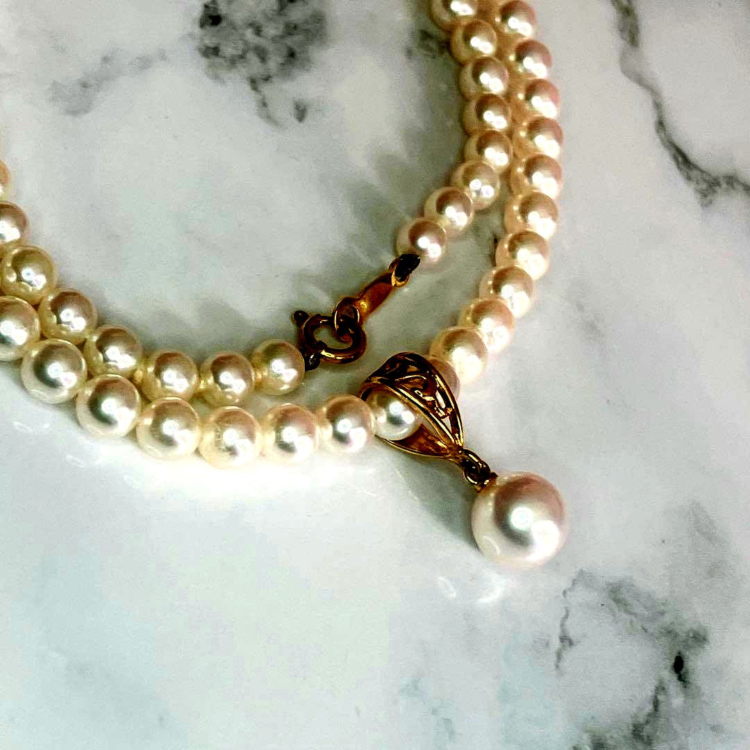 Mikimoto Akoya baby pearl necklace with 4mm pearls and 7mm single pearl top on K18 clasp