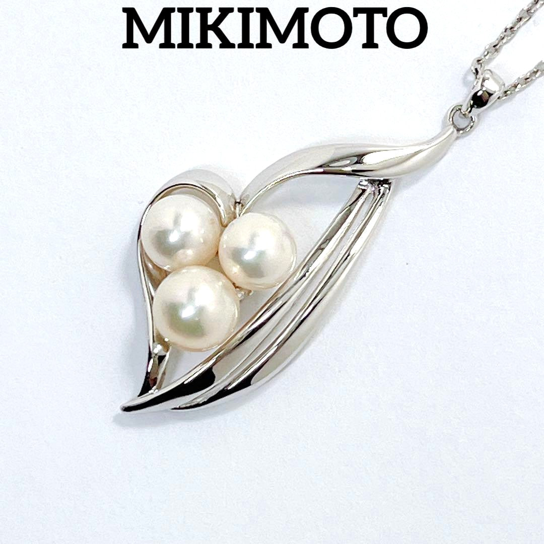 MIKIMOTO Akoya pearl necklace pendant with 6.6 to 7.2 mm pearls and silver chain