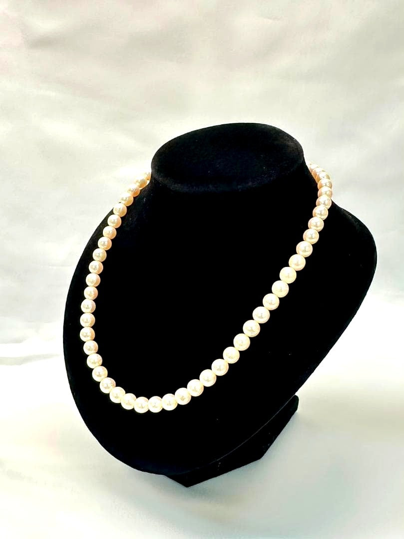 Akoya genuine pearl necklace with 6.2mm pearls and silver engraved clasp with safety feature