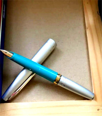 Pilot Fountain Pen with 14K-585 gold nib, fine size, and black barrel from vintage Showa era