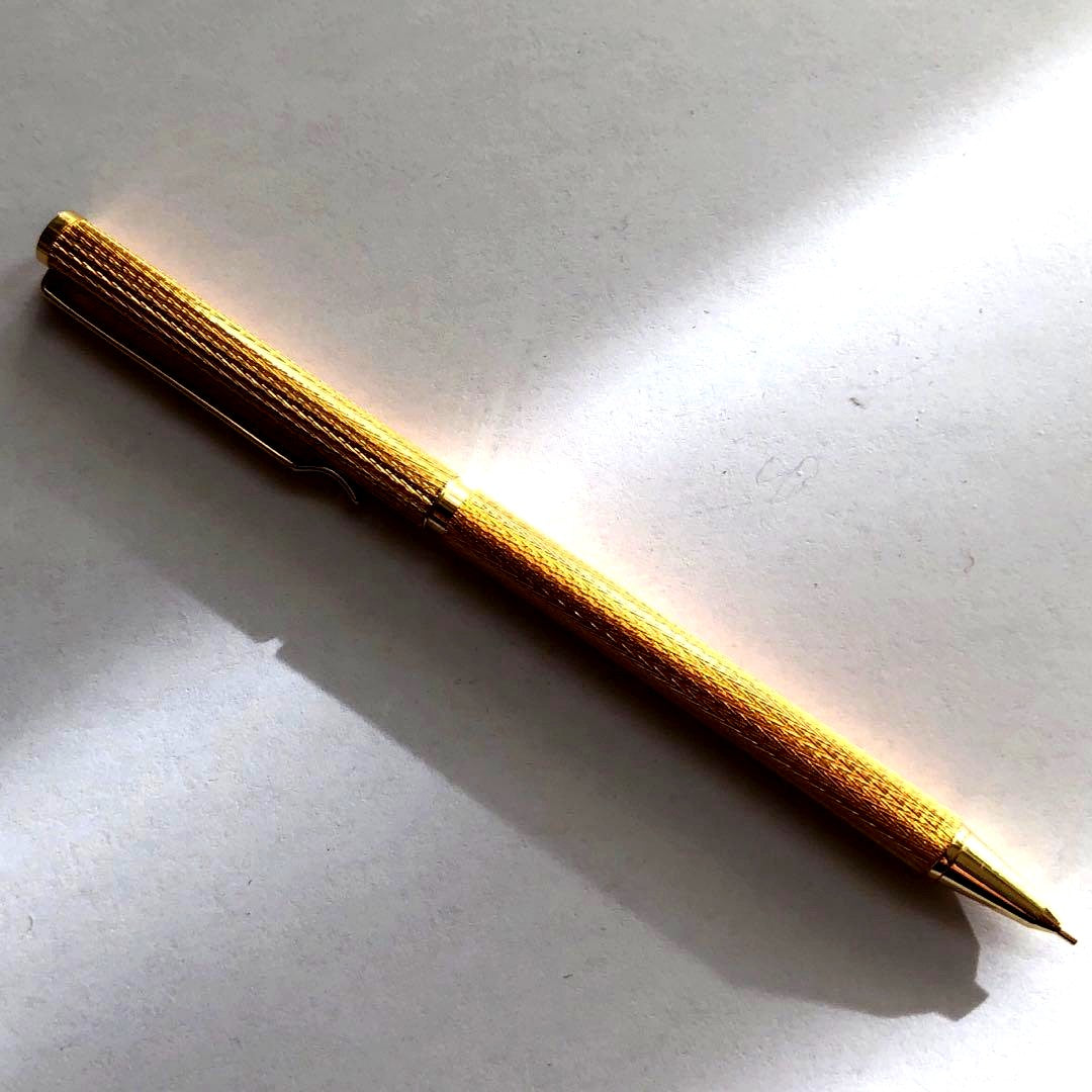 Discontinued and rare PILOT ROMANCY mechanical pencil measuring 11 cm in length