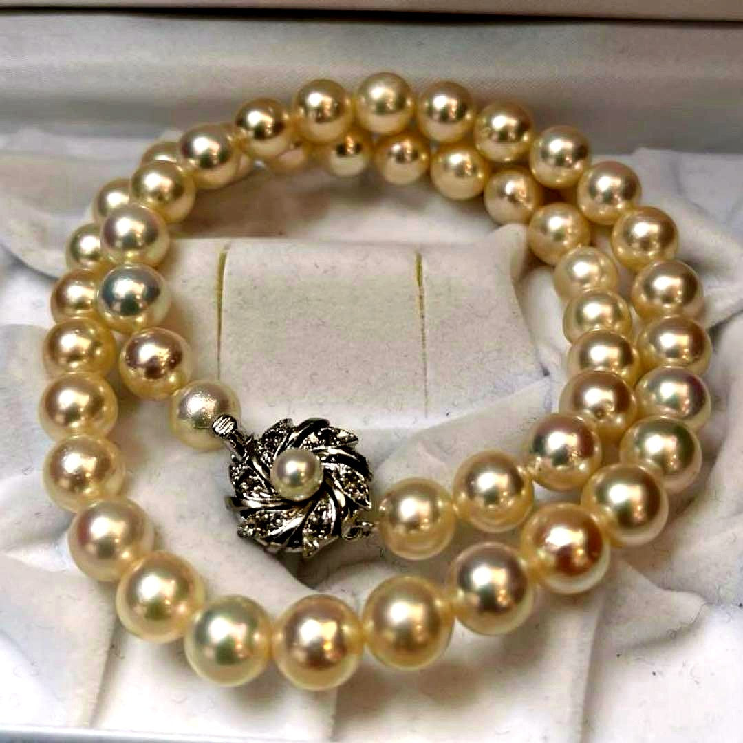 Akoya white pearl necklace with 8.6-8.8mm pearls and silver clasp, 41cm length