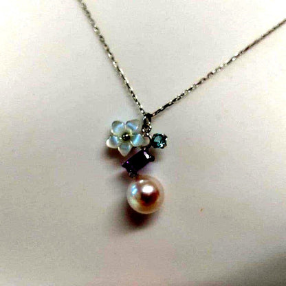 K10WG Akoya pendant necklace featuring a 5.5mm genuine pearl and color stones on a 40cm chain