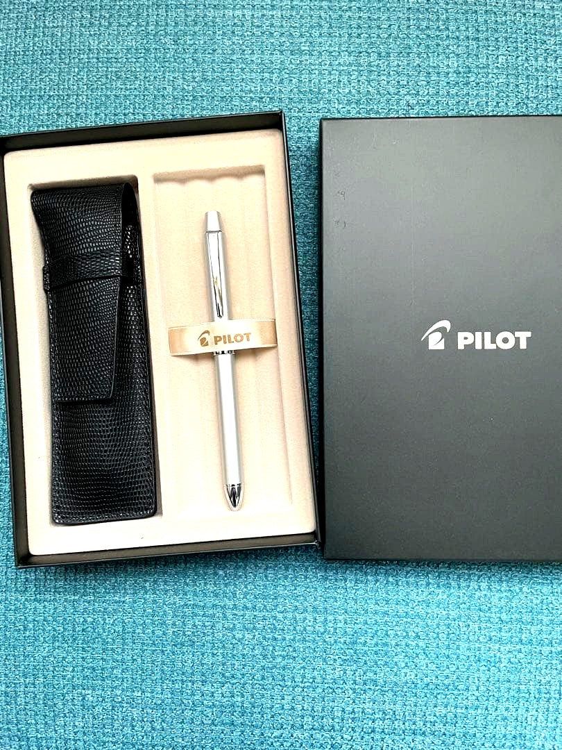 Pilot Multi-Function Pen Z-GR-SBN New silver metal and leather ballpoint pen and mechanical pencil with pen case and box