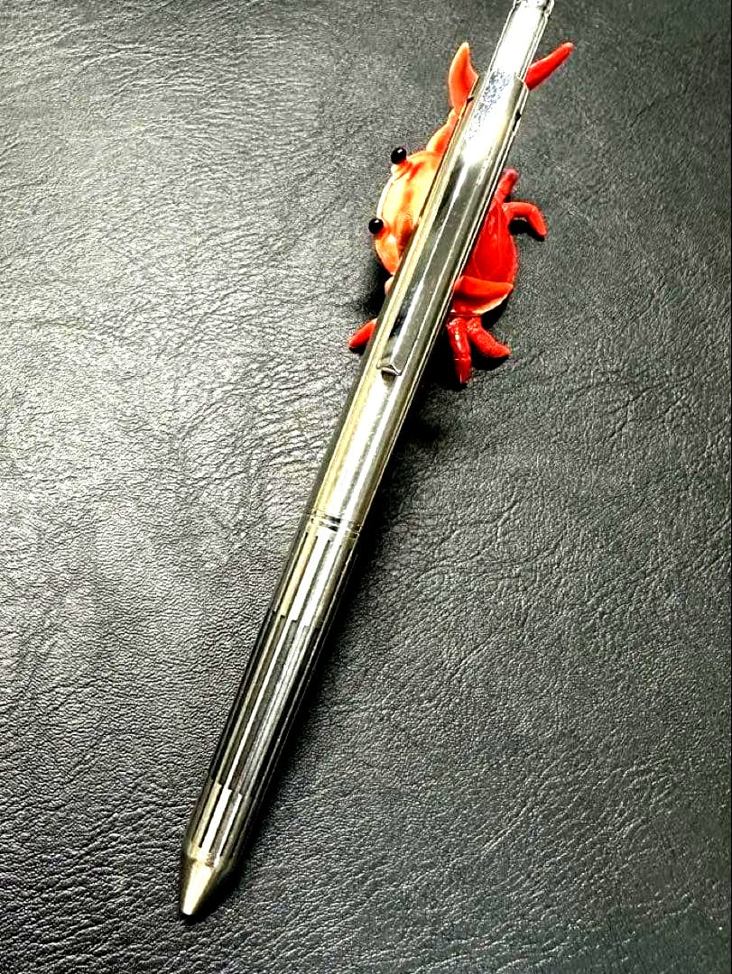 Pilot 2+1 embossed rear type ballpoint pen in very good condition with ergonomic grip and multi-color ink options