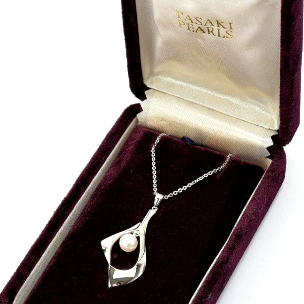 TASAKI silver necklace featuring a 6.6mm pearl and pendant with 40cm chain displayed with case