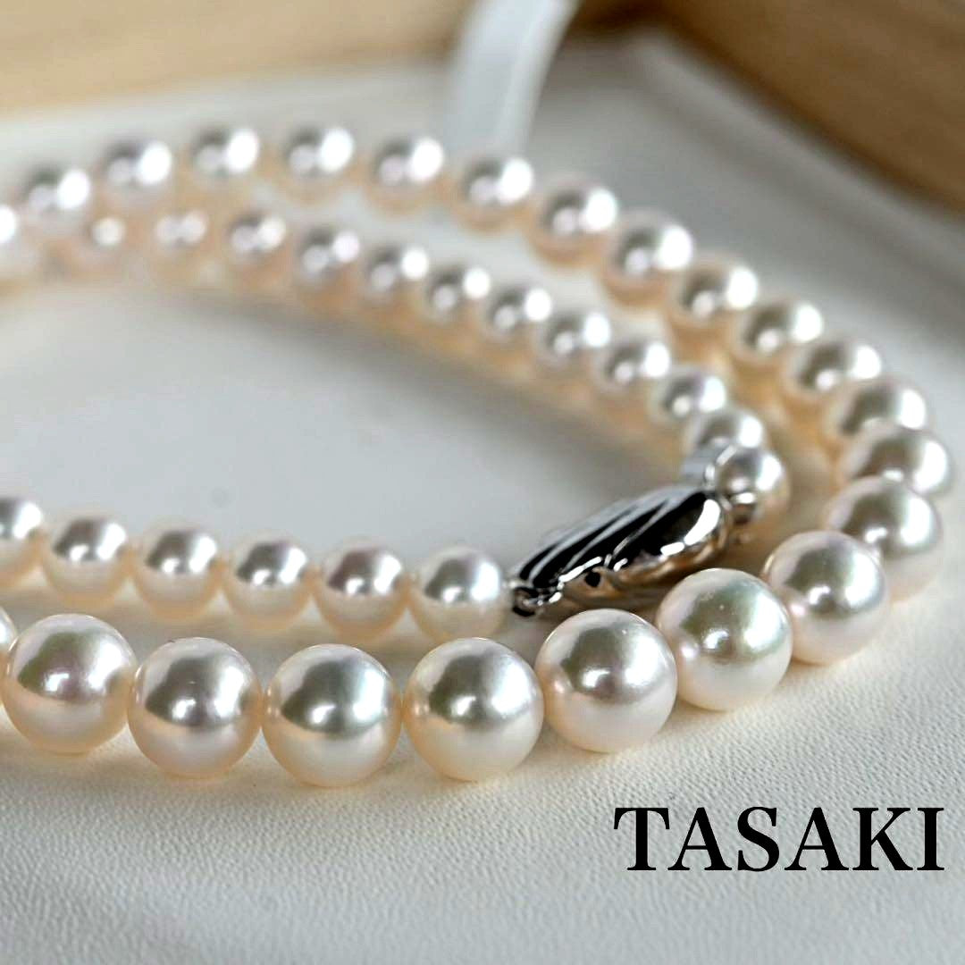 Highest grade Aurora Hanadama Tasaki Akoya pearl necklace with gradient pearls, 42 cm length