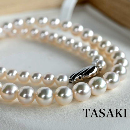 Highest grade Aurora Hanadama Tasaki Akoya pearl necklace with gradient pearls, 42 cm length