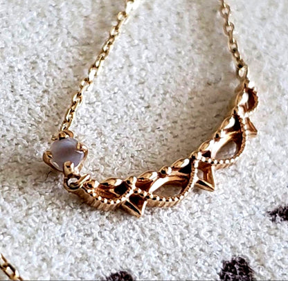 Moonstone drape agate necklace in K10 gold with adjustable chain and 2 by 0.2 cm charm