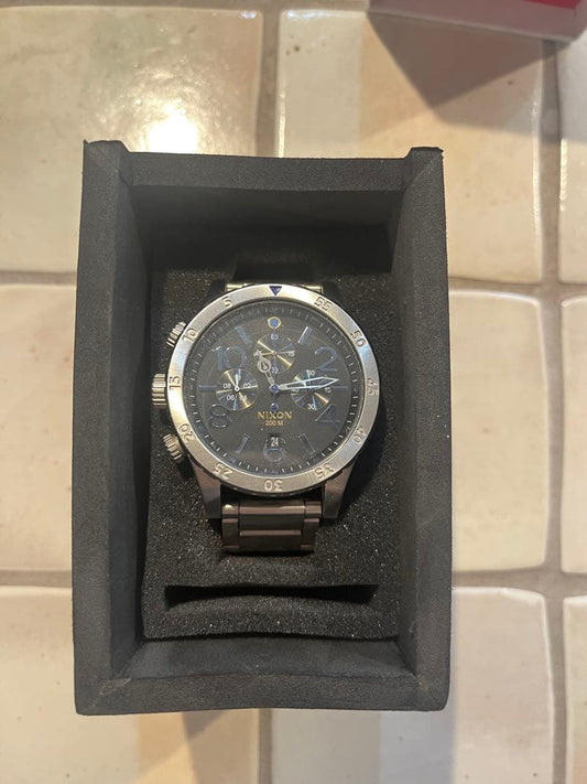 NIXON A4861529 Quartz Men's Watch — Japanese