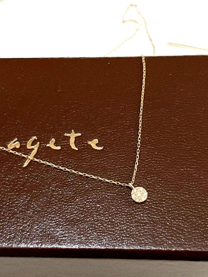 Pavé Diamond Necklace K10 with 40cm adjustable chain and sparkling diamond details