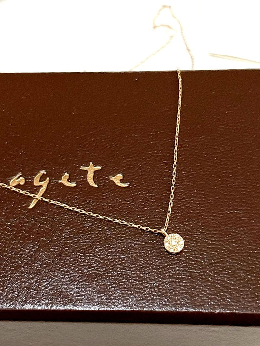 Pavé Diamond Necklace K10 with 40cm adjustable chain and sparkling diamond details