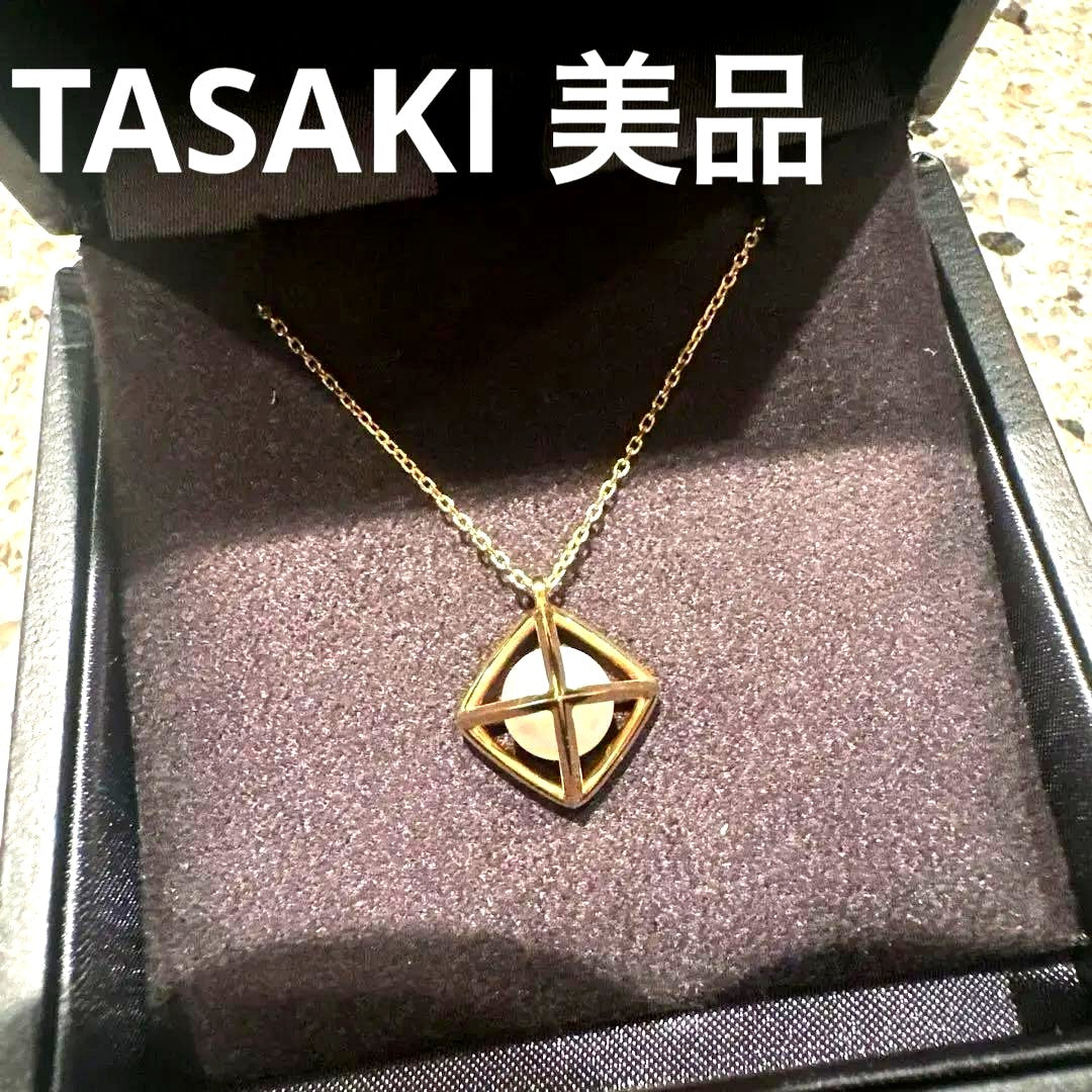 TASAKI Refined Reverion Neo Pearl Necklace featuring elegant white Akoya pearls