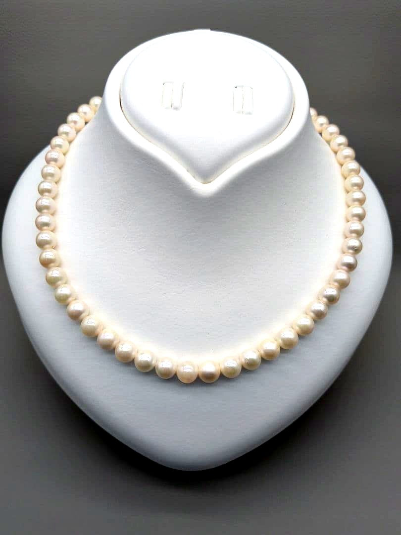Akoya genuine white pearl necklace with 7.5-8mm pearls and silver clasp, 41.7cm long