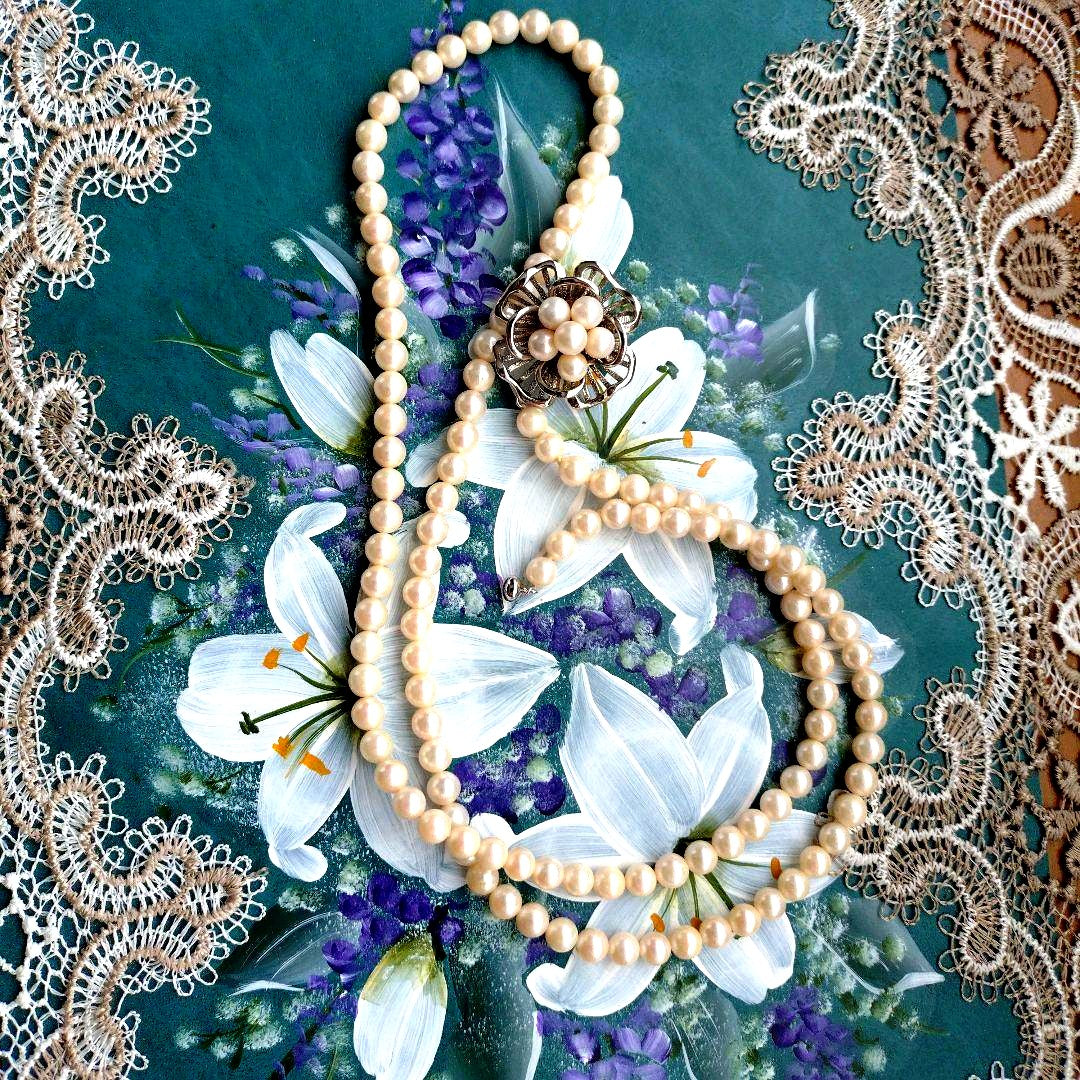 Akoya pearl motif long necklace with 6.5-6.8 mm white pearls on 85 cm silver chain