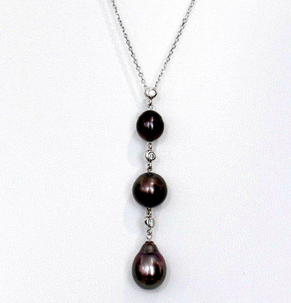 Perleta Mikimoto black pearl necklace with diamond accents on K18 white gold chain, 42cm neck circumference