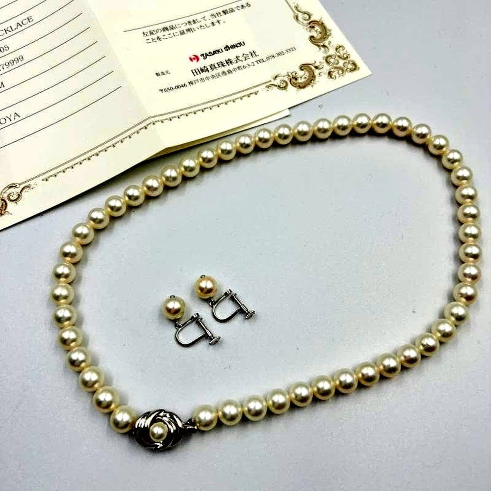 TASAKI necklace and earrings set featuring 8.0-8.4mm Akoya pearls with 42cm chain