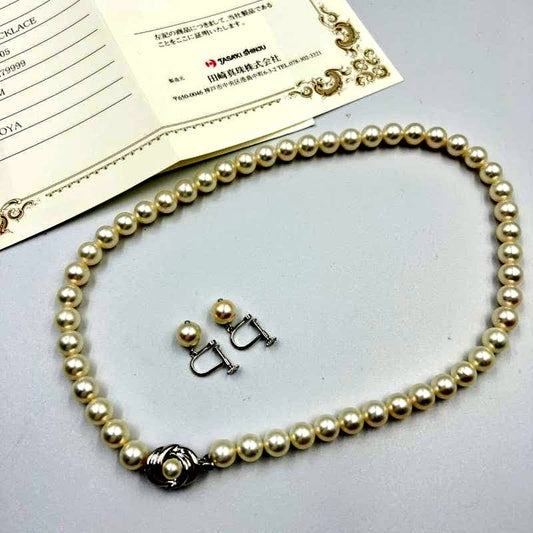 TASAKI necklace and earrings set featuring 8.0-8.4mm Akoya pearls with 42cm chain