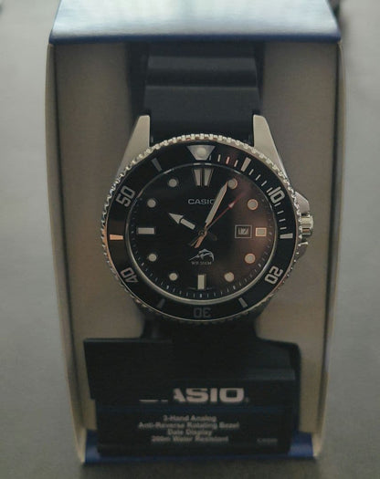 CASIO MDV-106 Quartz Men's Watch — Japanese
