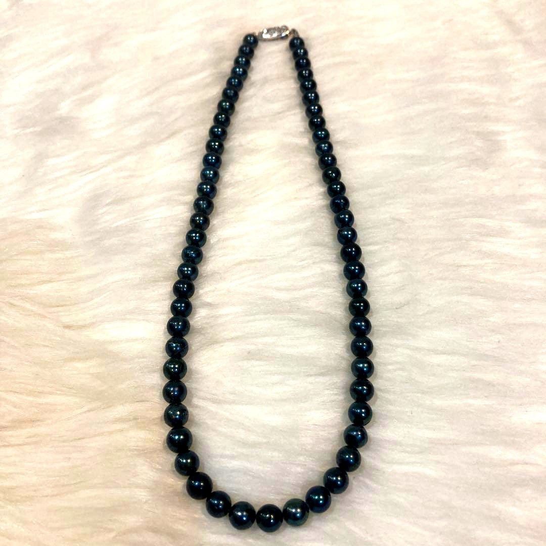 Akoya pearl necklace 43.5cm length with 6.6-6.9mm pearls and silver clasp
