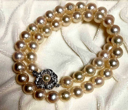 Kuro Large Akoya Pearl Necklace with 8.2mm white genuine pearls on 39cm silver chain