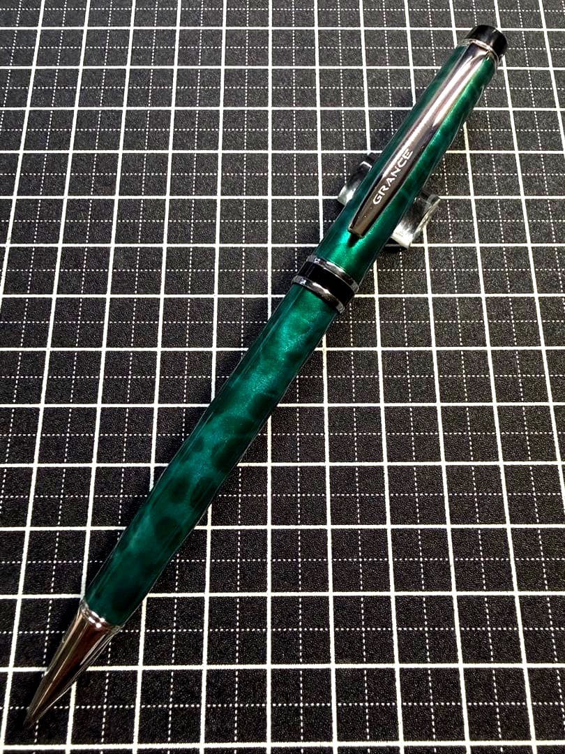PILOT GRASE Mechanical Pencil in Forest Color with 0.5mm lead diameter model HGNC-5SR-MOR