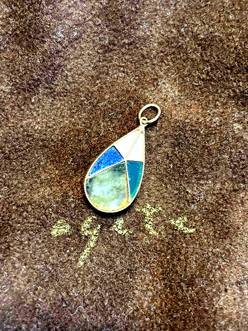 Agete K10 karat gold drop-shaped pendant with lapis lazuli, labradorite, and white shell stones