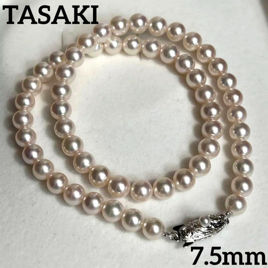 Tasaki Akoya pearl necklace with 7.5mm pearls and silver metal fittings, 44.5cm length