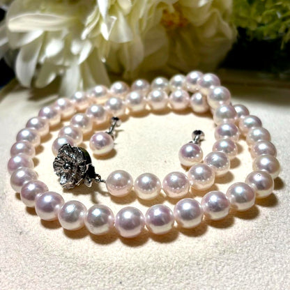 Pearl Necklace SV 42.6g with 42.5cm length and 8-8.5mm pearls, silver clasp