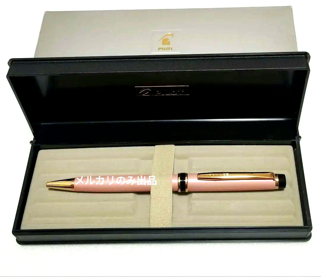Pilot Grand Se oil-based ballpoint pen in pearl pink color with sleek design