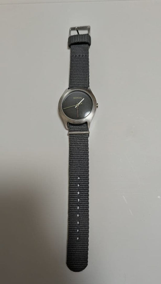 NIXON A045-0A2 Analog Men's Watch — Japanese