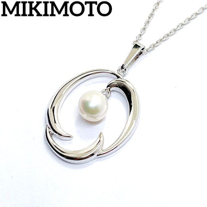 Mikimoto pearl necklace pendant featuring 6.4mm pearls set on a 45cm silver chain weighing 4.5g