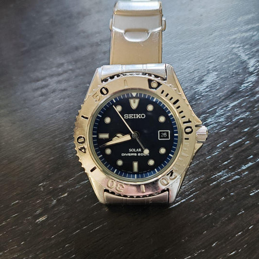 SEIKO N035 Solar Men's Watch — Japanese