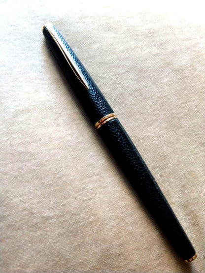 Close-up of PILOT Fountain Pen Nib 18K 750 F in fine tip for smooth writing