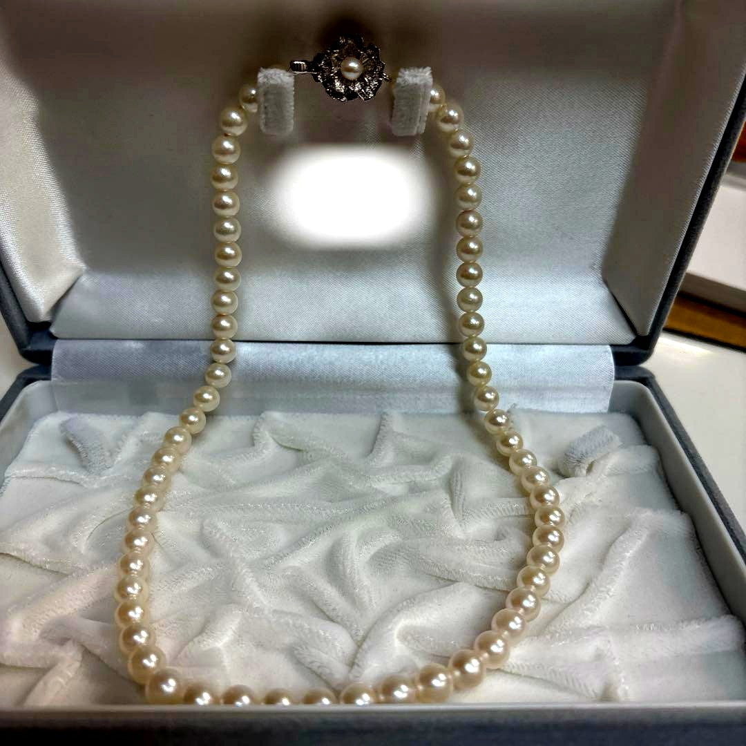 Honora Akoya Pearl Necklace featuring 6.7mm white pearls and a flower-shaped silver clasp, 42cm length