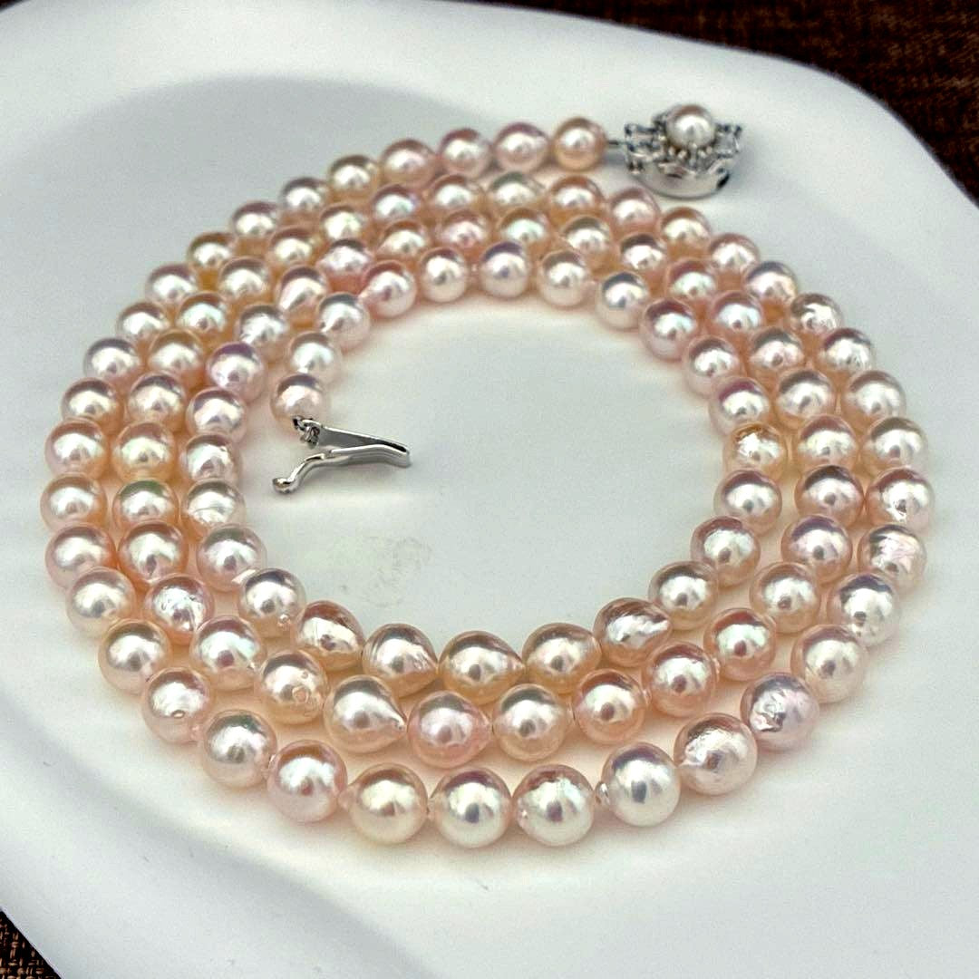 A grain Akoya pearl necklace with baroque pearls measuring 7-7.5mm and 83cm length