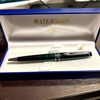 WATERMAN green ballpoint pen with marble pattern and dedicated case shown on white background