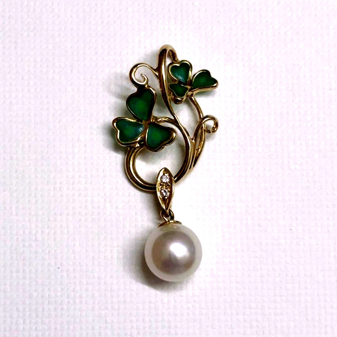 Tamaki TASAKI K18 gold pendant top with enamel and a single Akoya pearl