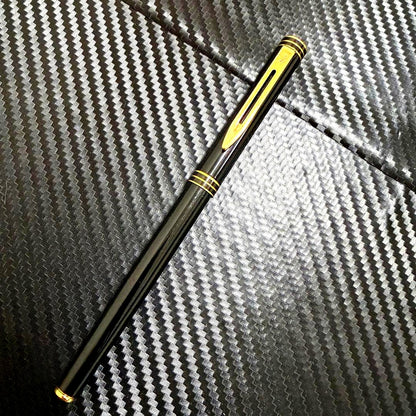 Waterman Exclusive 18K-750 black and gold fountain pen with sleek design