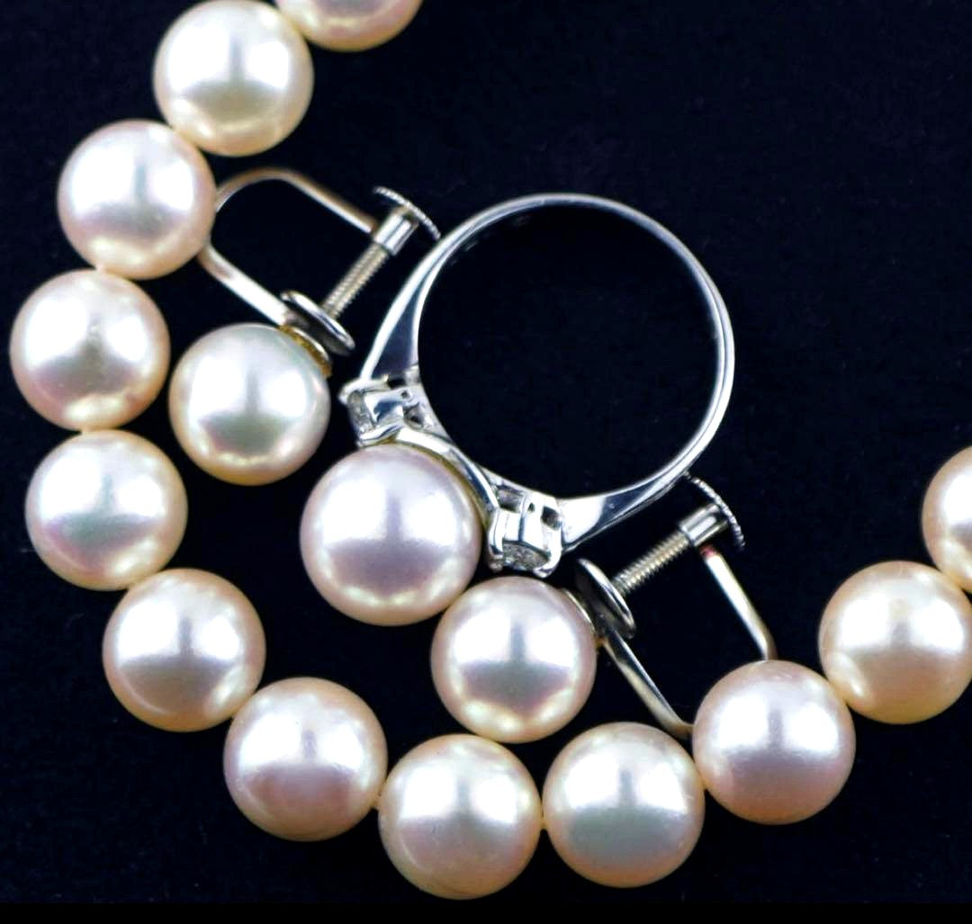 Akoya pearl jewelry set with 8.0mm necklace, pt900 diamond ring, and Pt850 earrings