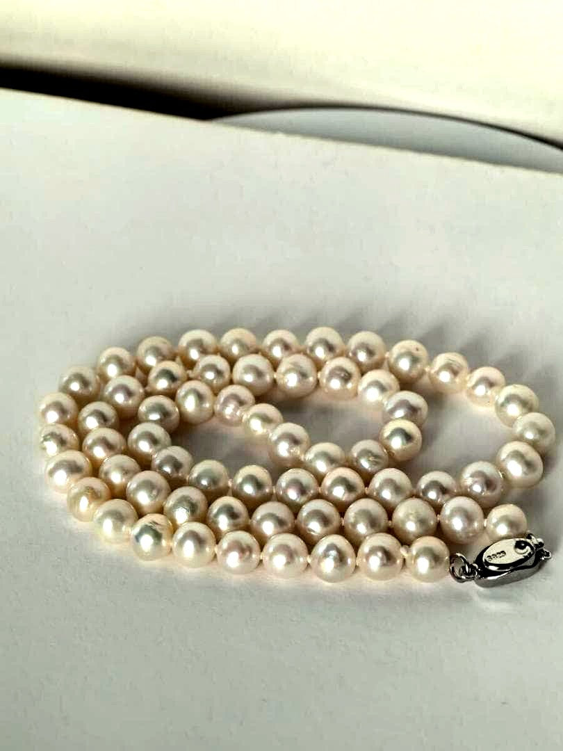 Akoya pearl necklace with 6-6.5mm luminous pearls on a 43cm S925 silver all knot chain