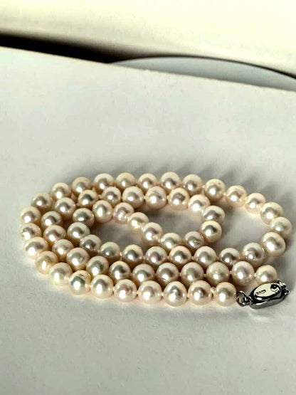 Akoya pearl necklace with 6-6.5mm luminous pearls on a 43cm S925 silver all knot chain