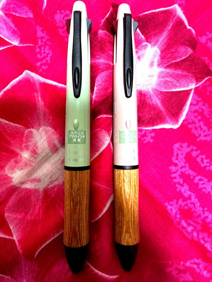 PILOT 4+1 multi-color pen set of 2 pieces with unique wood grain pattern on wooden barrels